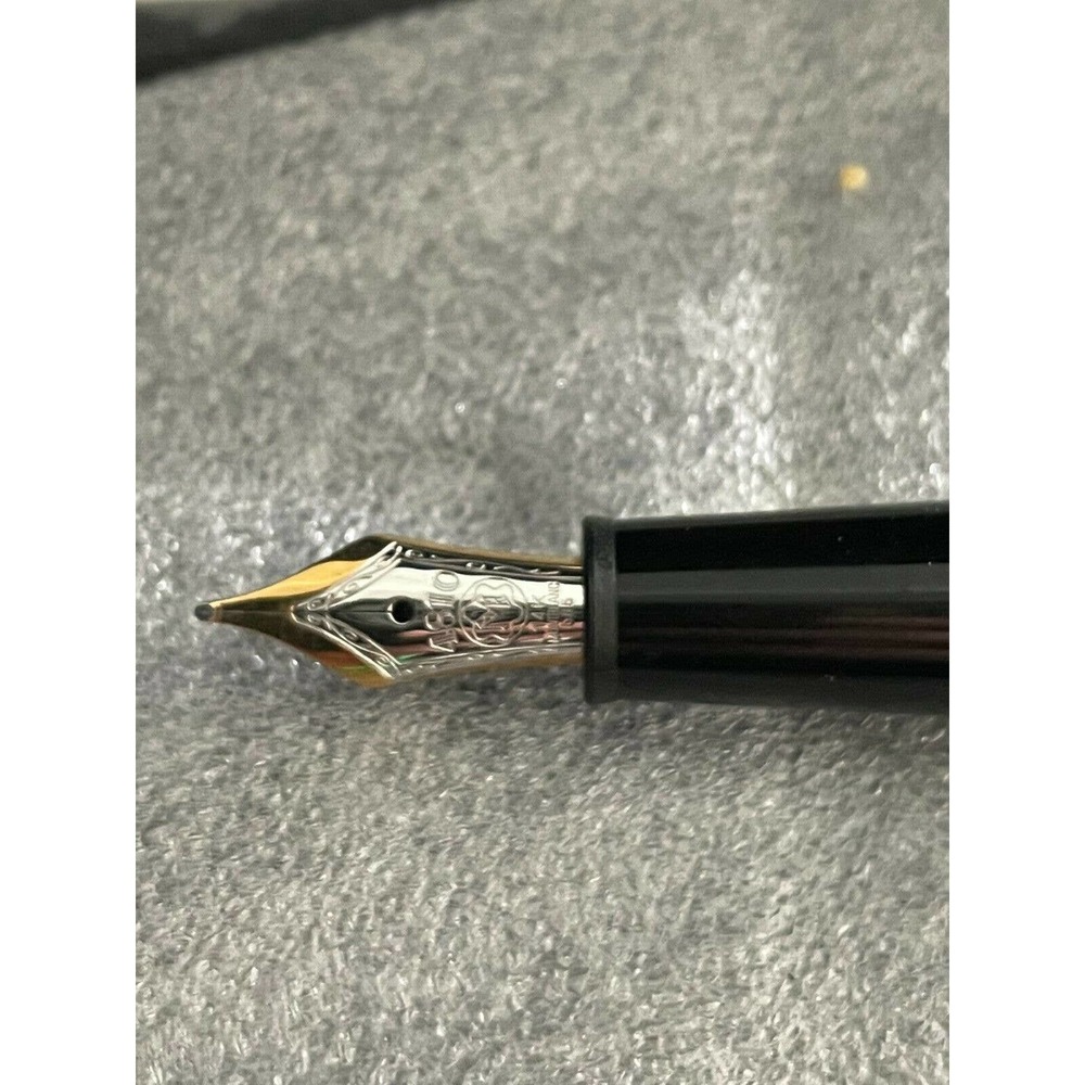 MONT BLANC Meisterstück 14K 4810 New In Box Montblanc Fountain Pen White METAL